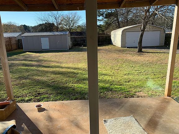 4th image of 302 Denise Dr