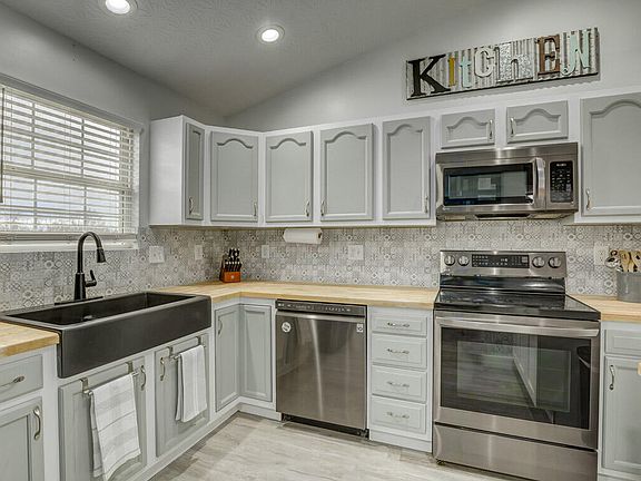 4th image of 263 Redwood Dr