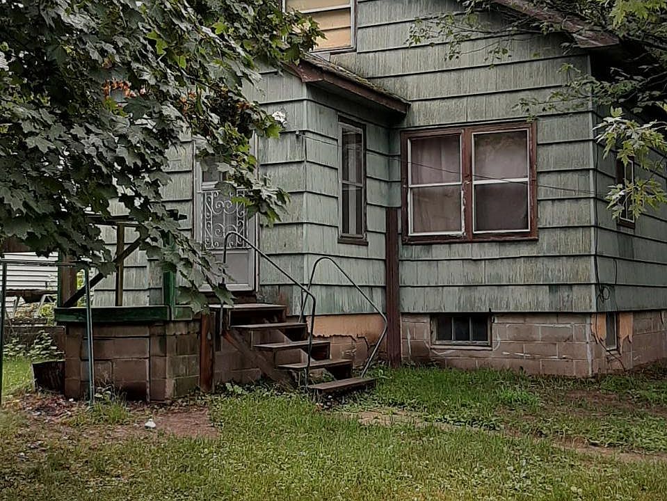 2nd image of 446 Cedar Rd
