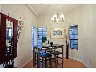4th image of 435 College Ave
