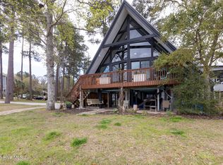 211 Fannie Creek Ln, Sneads Ferry, NC 28460