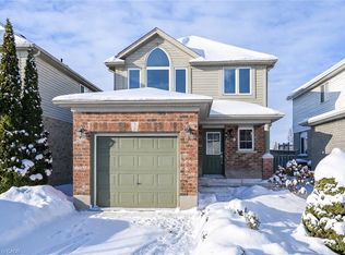 8 Livingstone Cres, Cambridge, ON N3H 5S7