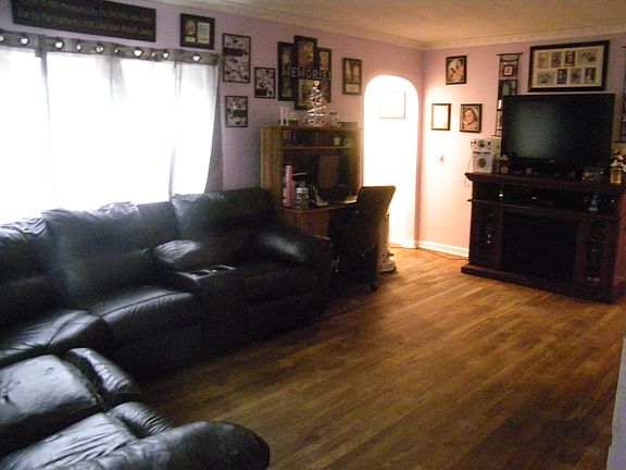 3rd image of 2710 Cleveland Ave