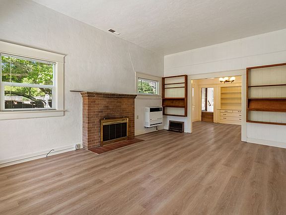 4th image of 1367 Higuera St