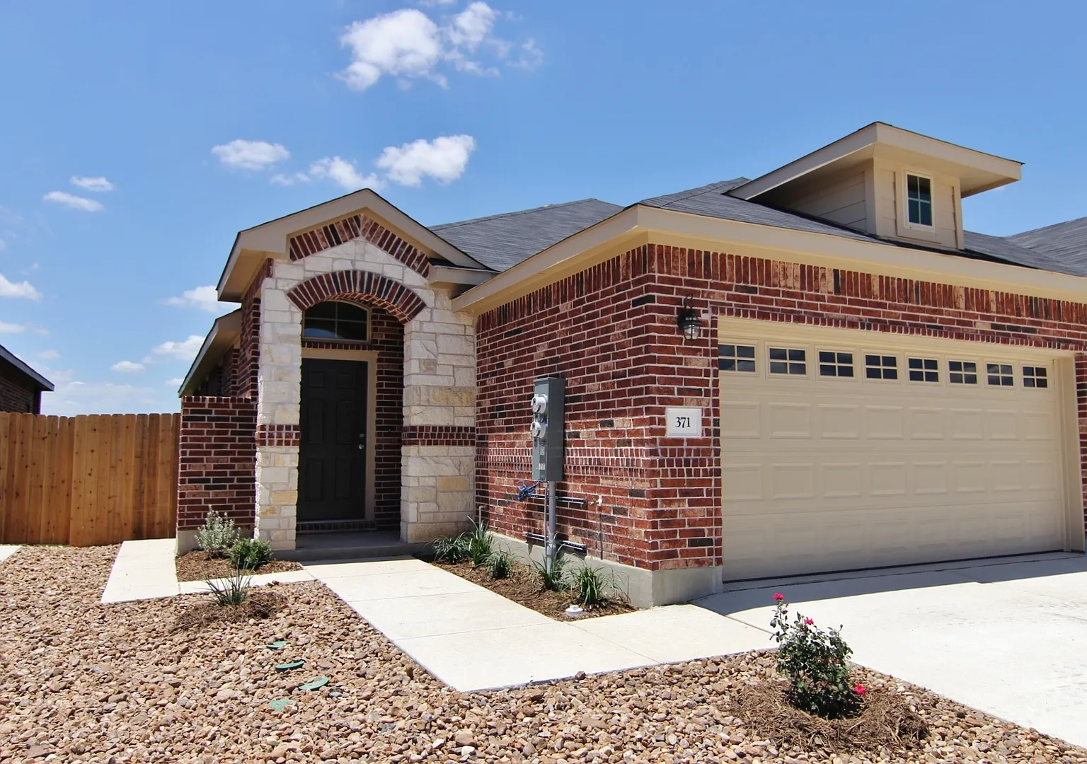 Fridge Included / No Carpet / Interior Washer/Dryer Connections/ Fenced in Back Yard / Covered Ba... — Photo 1