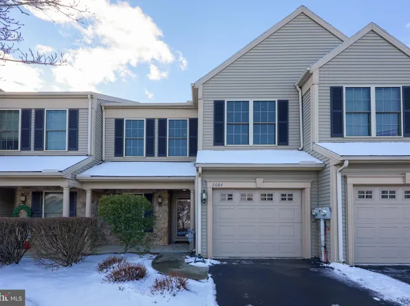 2084 Deer Run Dr, Hummelstown, PA 17036