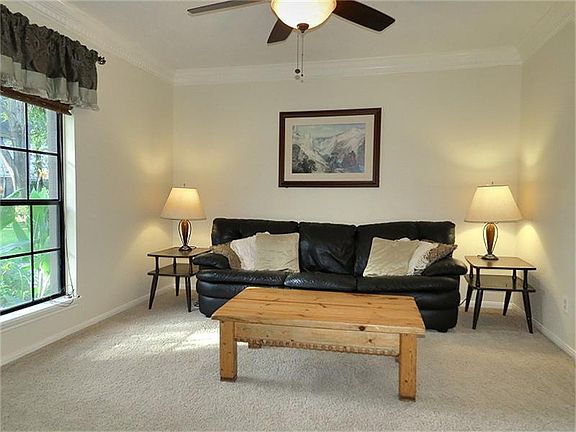 4th image of 12923 Glenyork Ct