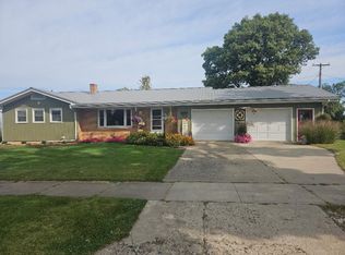 712 19th St, Belle Plaine, IA 52208