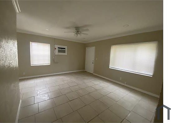 4th image of 981 NW 16th Ave