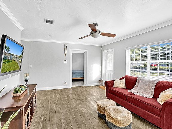 5th image of 5981 NE 6th Ave