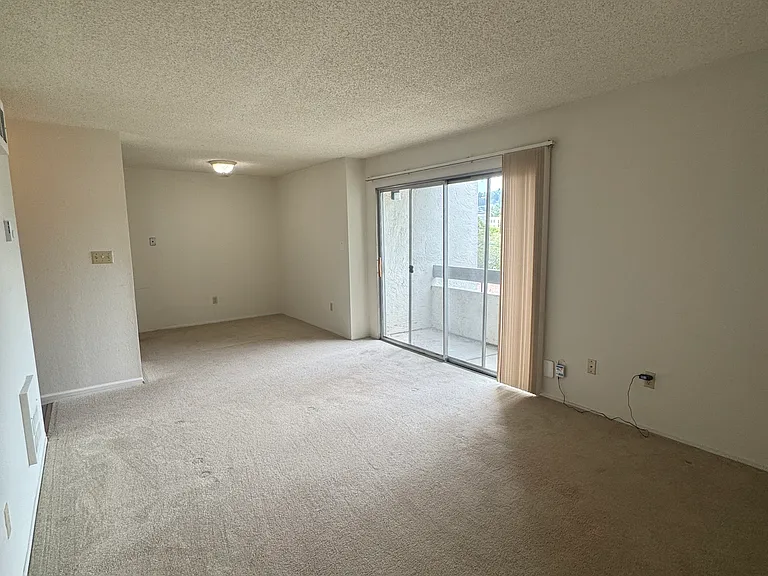 401 Stannage Ave #18 — Photo 11