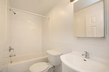 Rented by R New York