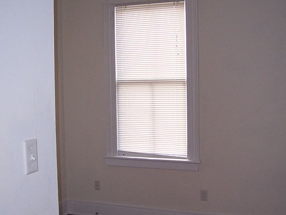 5th image of 915 Lincoln St #B