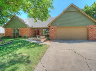 6212 E 77th St N, Tulsa, OK 74136