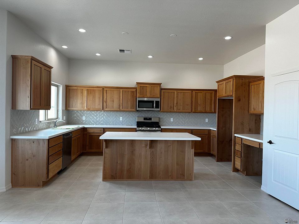 2nd image of 3442 W 36th Pl