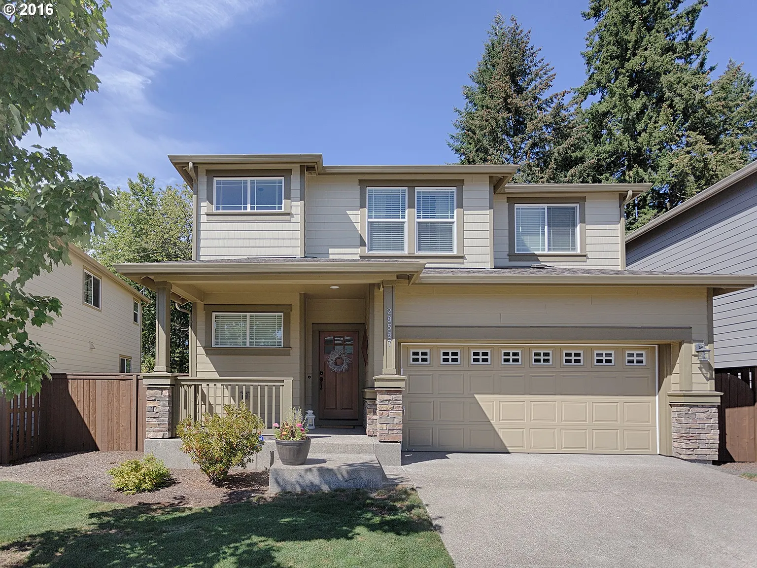 28587 Greenway Dr photo 1