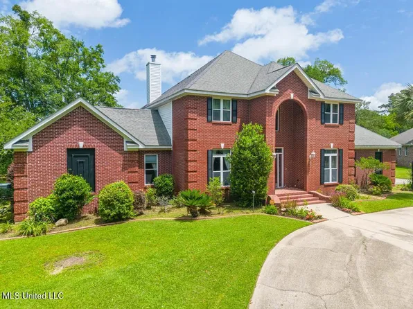 6015 Monticilla Cir, Ocean Springs, MS 39564