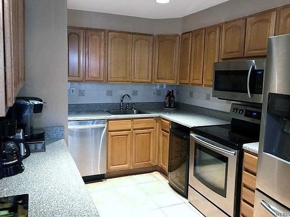 5th image of 166-40 Powells Cove Blvd #2-B