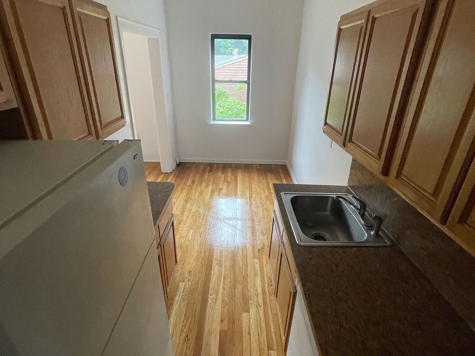 119 carpenter Avenue — Photo 4