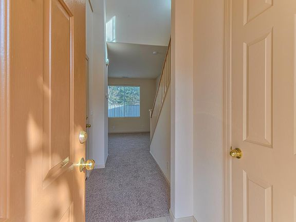 3rd image of 665 Gardenia Pl