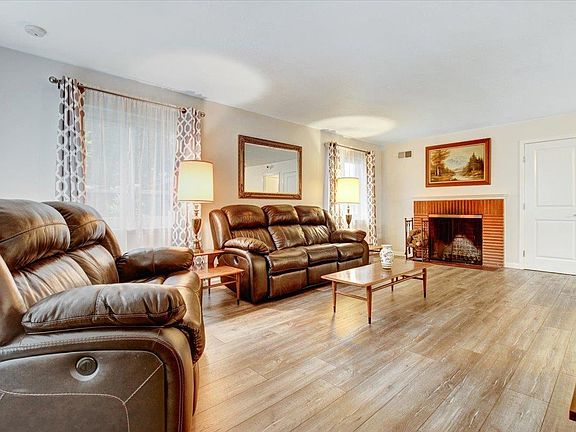 5th image of 2340 Glen Way