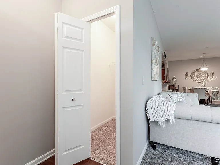 Harvard Place Apartments — Photo 20