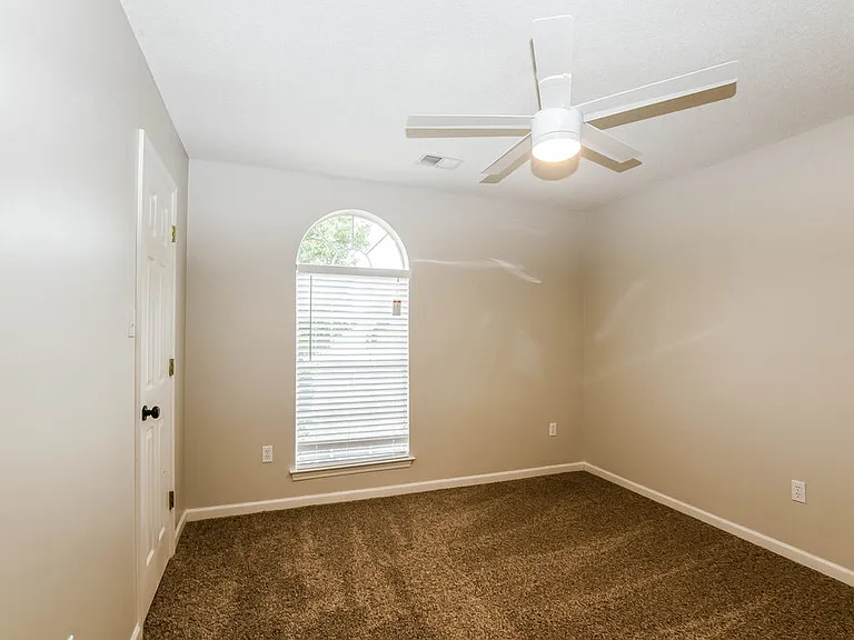 2717 Baird Dr — Photo 12