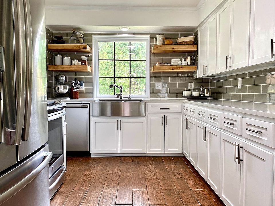 Fully Upgraded Kitchen