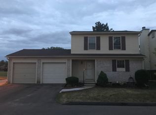 2828 Roundtree Dr, Troy, MI 48083