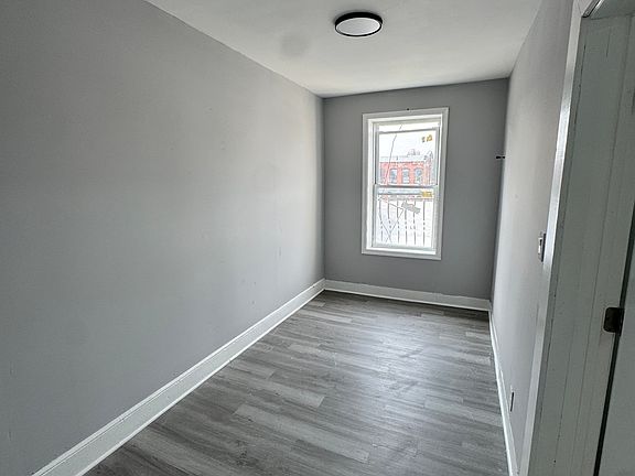 4th image of 316 Market St #10