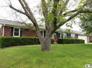 415 Cloverdale Dr, Danville, KY 40422