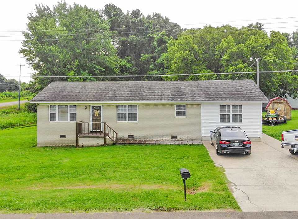 1st image of 933 Locust Dr