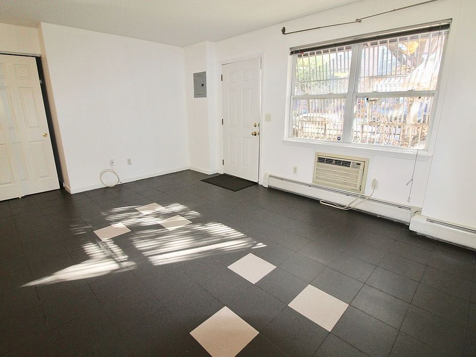 1st image of 687 Bergen St #1