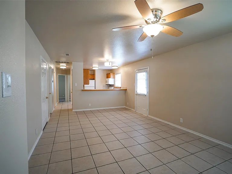 1026 W Coffin St #102 — Photo 11