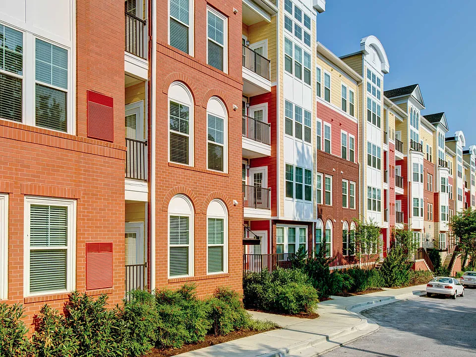 Gaithersburg Station Apartments