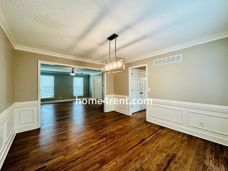 902 Sherman Pkwy — Photo 13