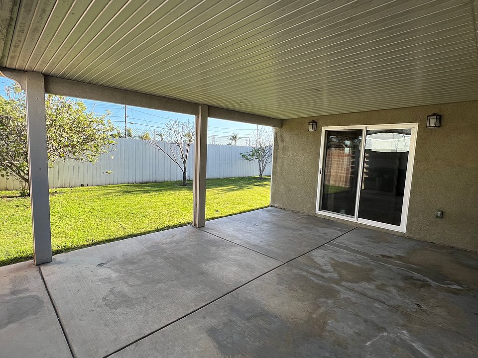 2nd image of 4962 Belle Ave