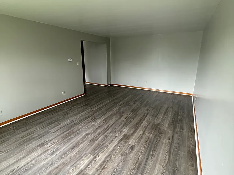 574 S Transit St #8 — Photo 4