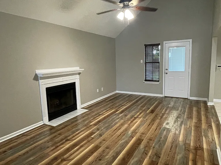113 Earline Dr — Photo 3