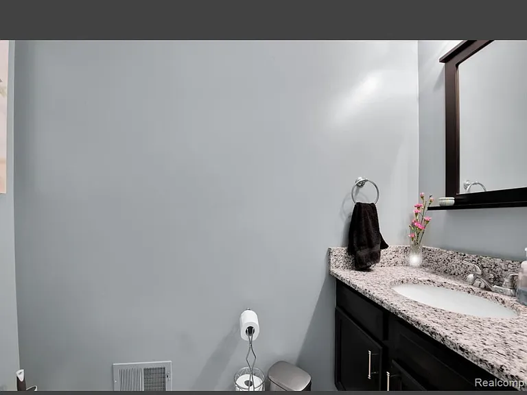 4959 Kingswood Dr — Photo 3