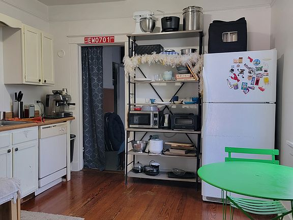 3rd image of 818 Octavia St
