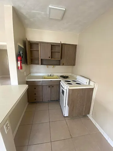 1019 NW 5th Ave Photo 1