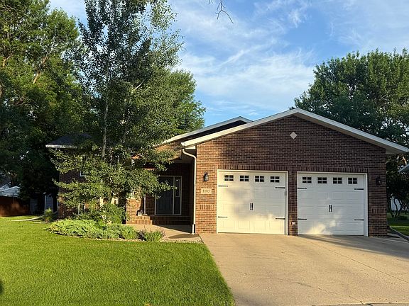 2nd image of 1105 Cherrywood Ln