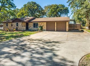 6340 Valley Ridge Dr, Fort Worth, TX 76140