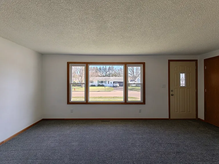 2212 Bartlett Ave — Photo 12