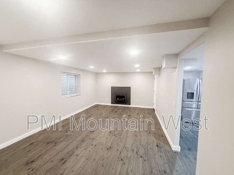 1st image of 762 Lacey Way #B