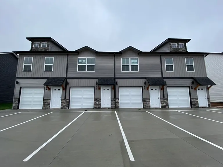 1032 Glenkirk Dr — Photo 1