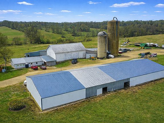 3rd image of 2862 Snyder Rd