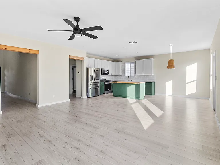 11831 Burnett Rnch — Photo 7