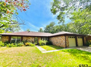 1206 E Leach St, Kilgore, TX 75662